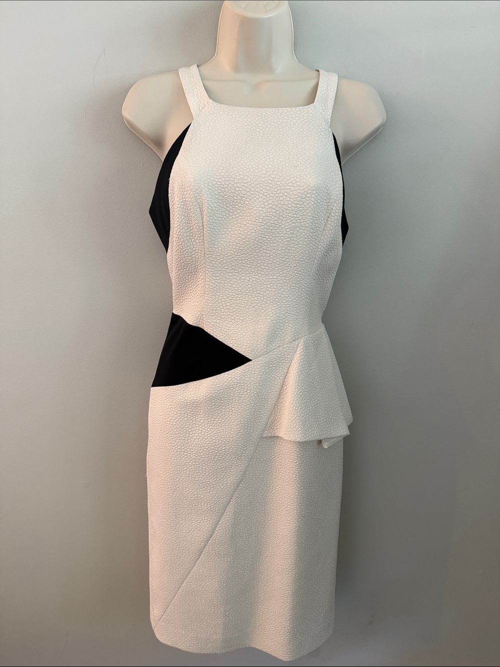 Black Halo Asymmetrical textured cream Sheath Dress with Black Insets size 4